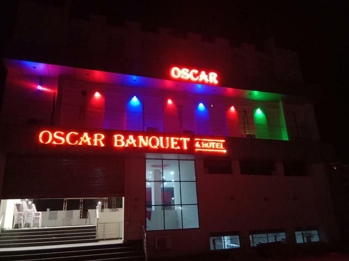 Oscar Banquet And Hotel Kālka Exterior photo